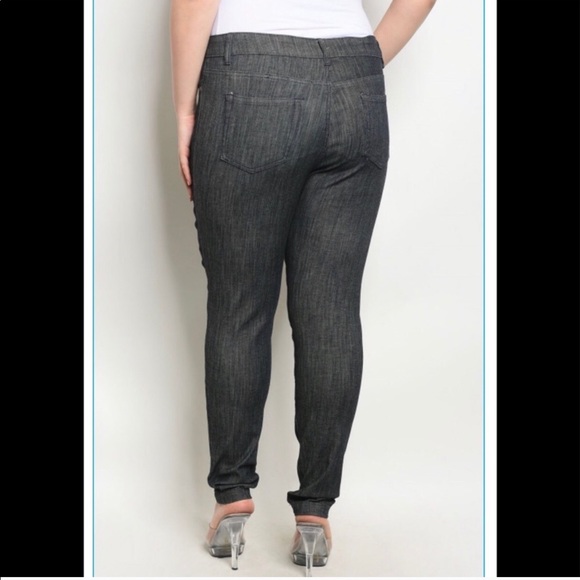 PLUS SIZE JEANS - Picture 3 of 4